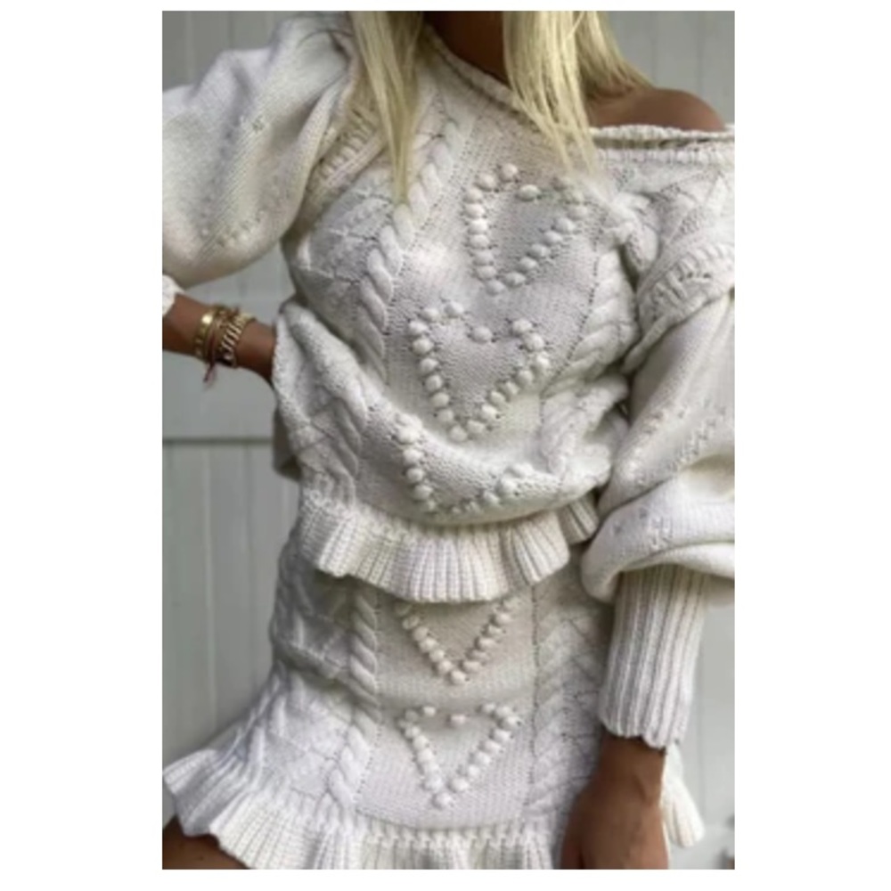 NEW White knit Sweater Skirt Set Jessica Bara - XS/S